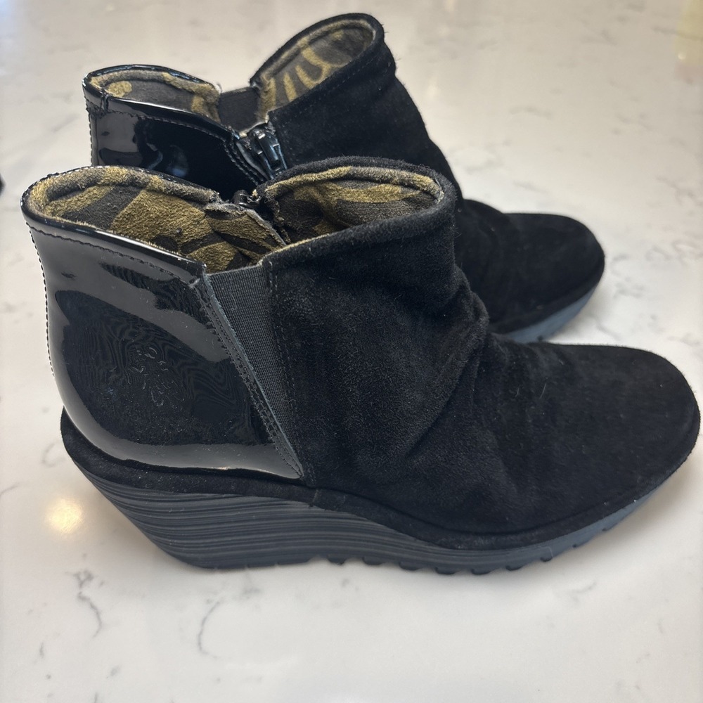Fly London Suede & Patent Leather Wedge Booties Black 501266005 SZ 37 US 6.5/7
